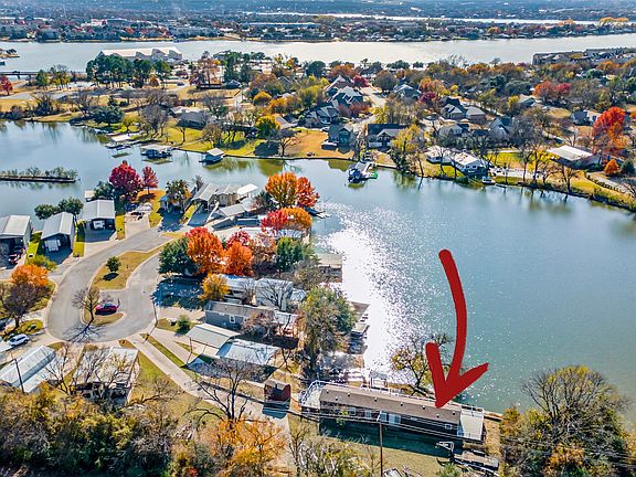 3rd image of 814 Brazos Harbor Cir