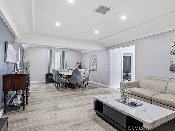 5th image of 10418 Samoa Ave