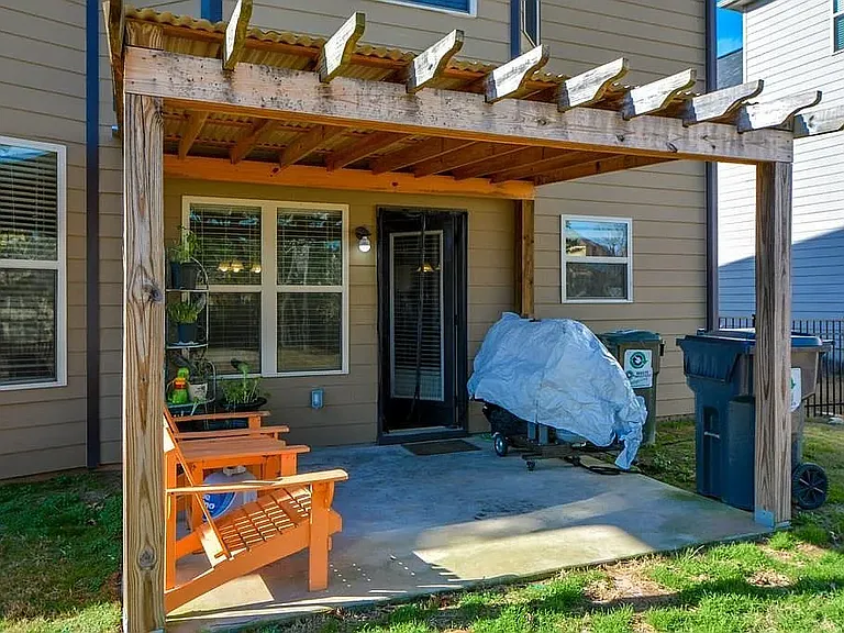 210 Thrushwood Dr — Photo 18