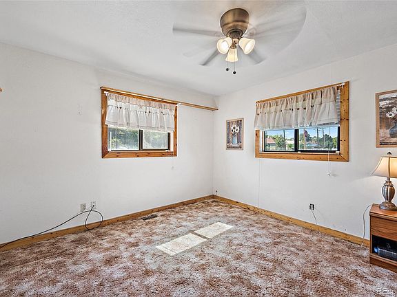 5th image of 704 Lane Street
