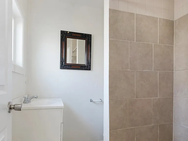 3087 Inez St — Photo 18