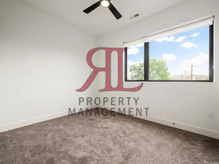 1096 Oak St — Photo 15