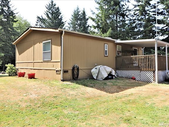 4th image of 1022 Clubhouse Ln SE