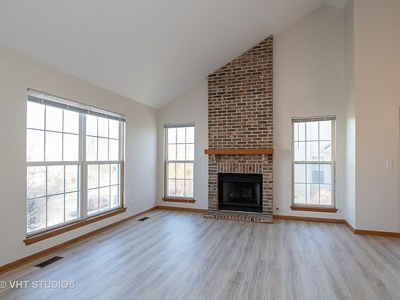 2nd image of 911 Manchester Cir