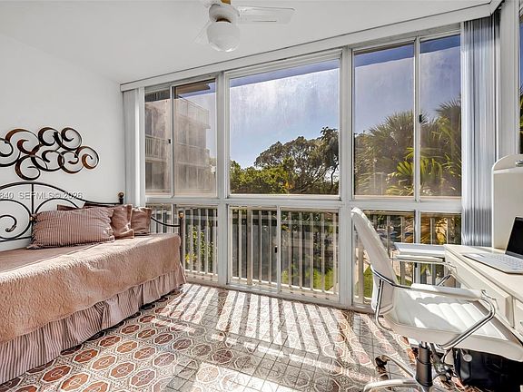 5th image of 3800 Hillcrest Dr APT 316