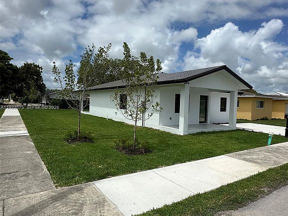 2nd image of 580 SW 10th Ave