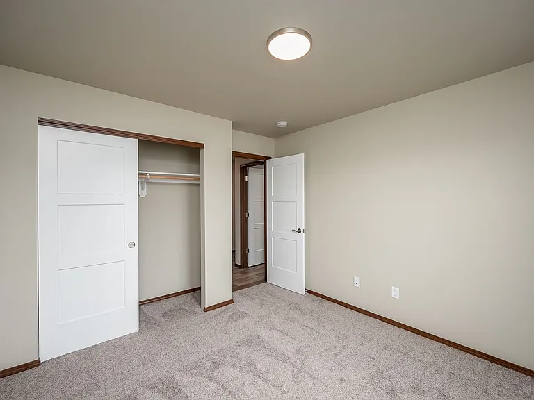 373 S Newton Ave — Photo 5