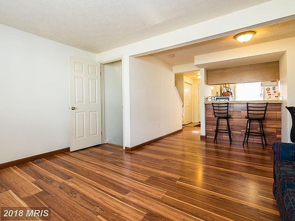 3rd image of 4331 Isleswood Ter