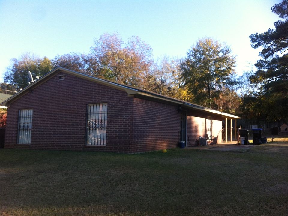 1st image of 200 E Melton St