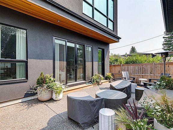 3rd image of 4407 E 17th St SW