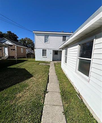 3rd image of 638 Avenue F Unit B