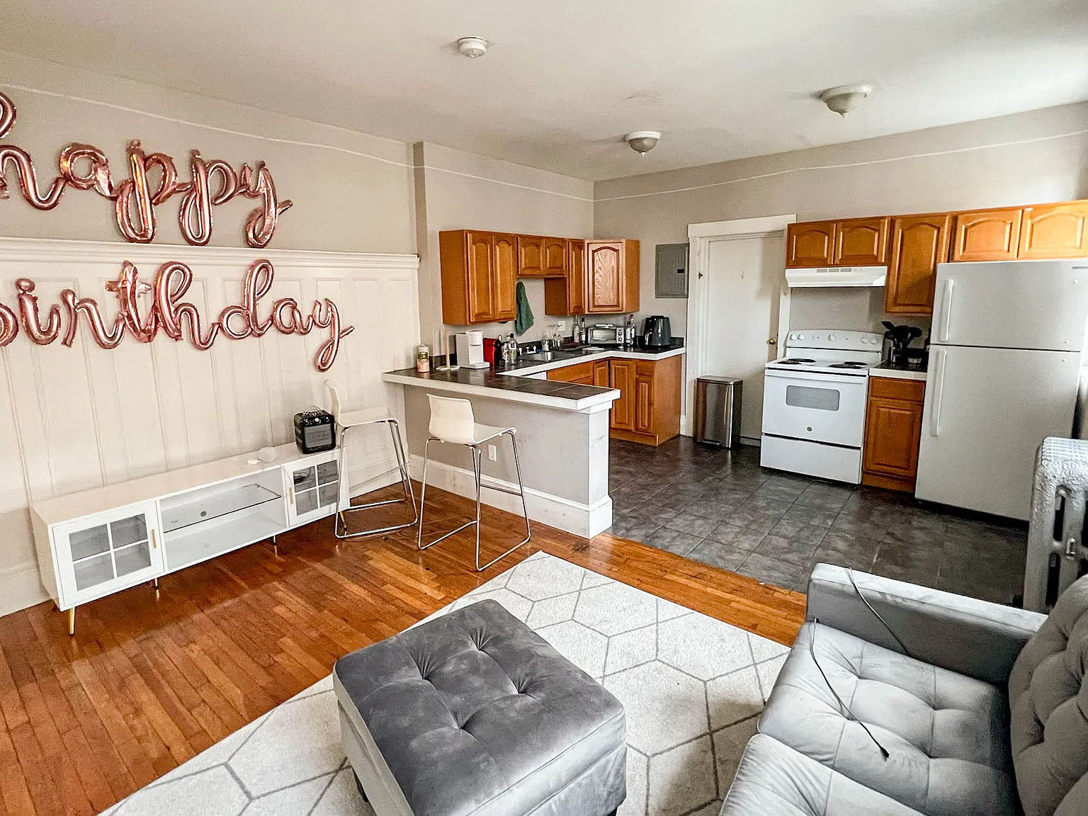 3 bed, $3,900 — Photo 1