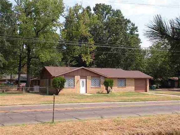 2nd image of 2600 College Dr