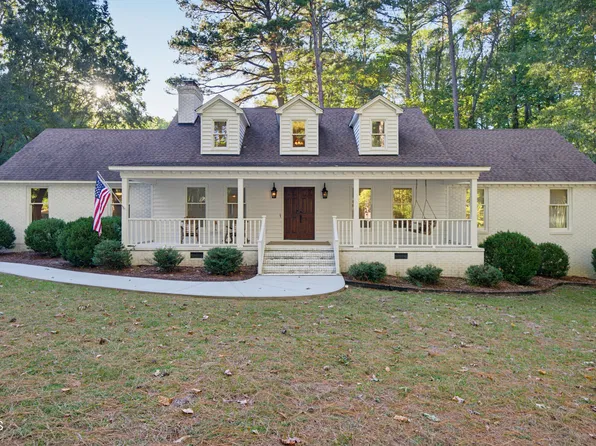 205 Edgewood Dr, Louisburg, NC 27549