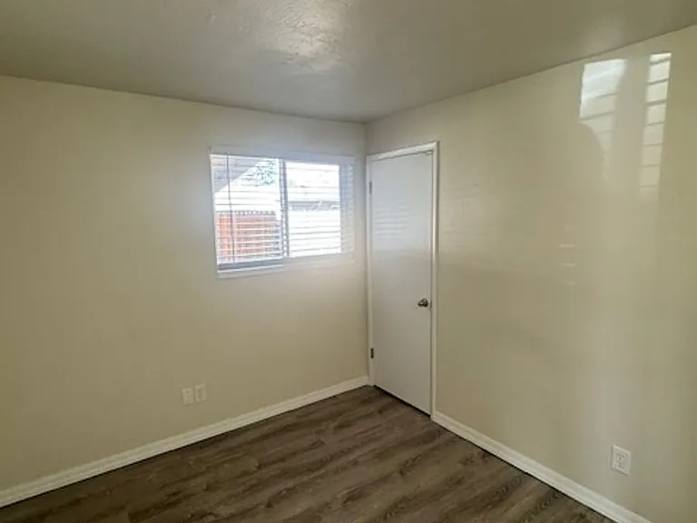 3007-3009 Juanipero Way — Photo 13