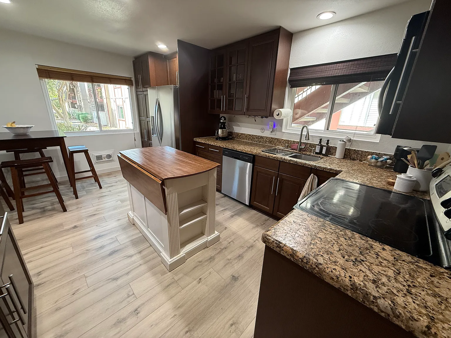 2 bed, 1144 sqft, $3,100 — Photo 4