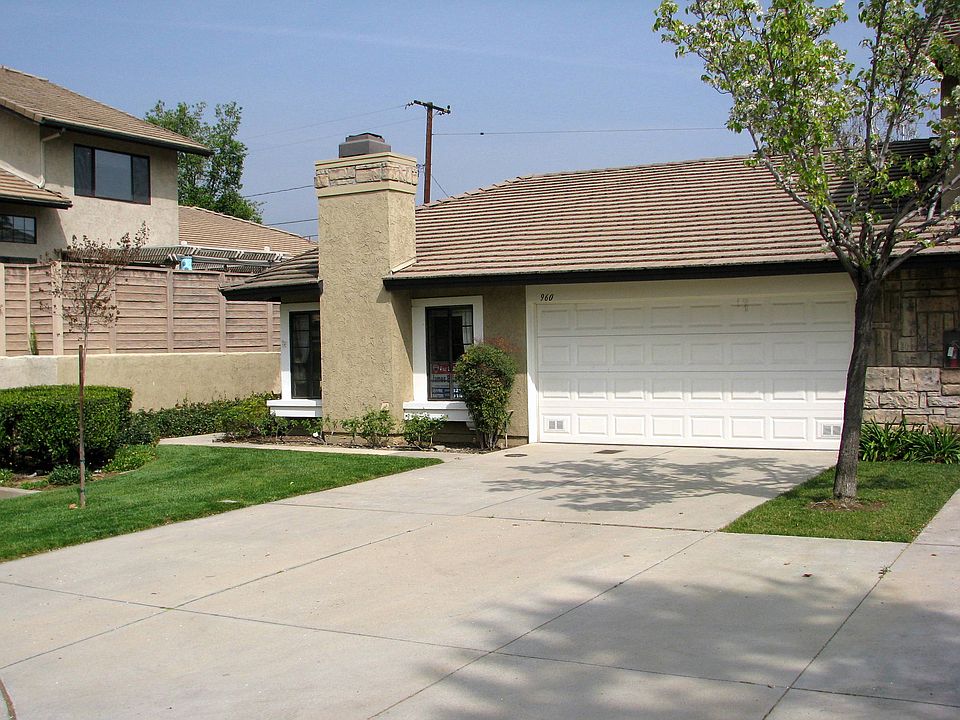 1st image of 960 Sandstone Dr