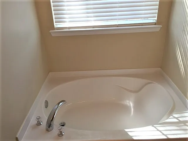 1555 Bradley Blvd — Photo 10