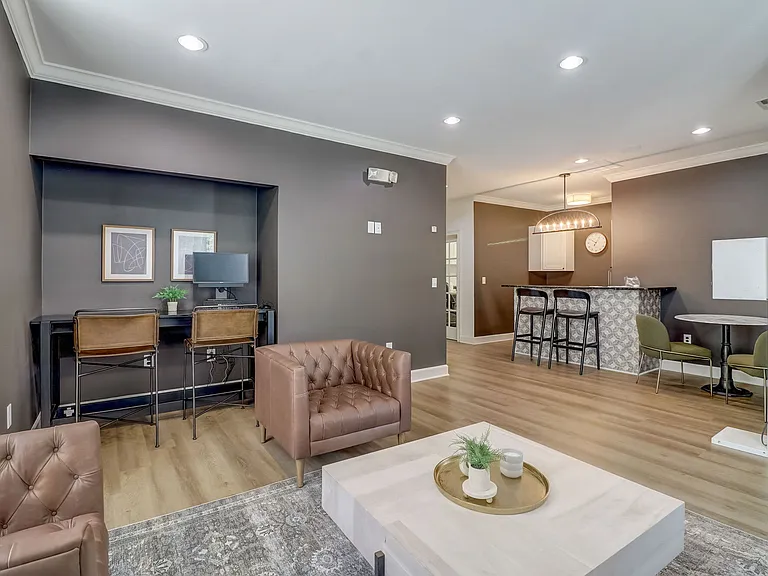 Parkway Grand — Photo 7