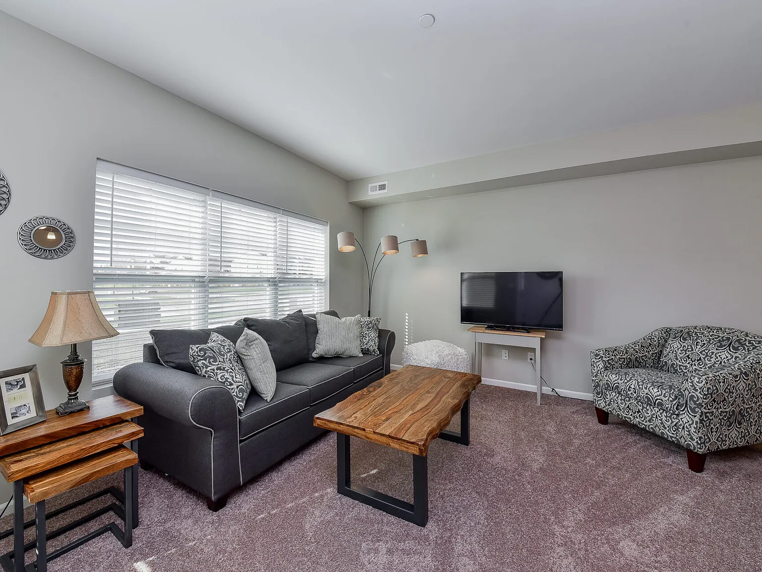 2 bed, 2.5 bath, 1606 sqft, $2,645 — Photo 4