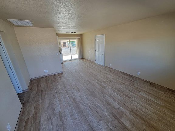 Livingroom and dining area