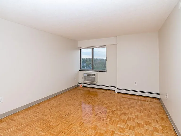 1025 Hancock St #12L — Photo 5