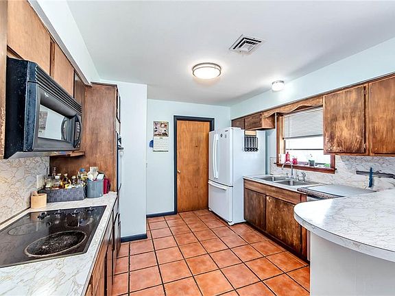 5th image of 3603 Euclid St