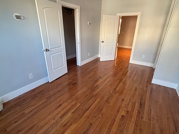 2nd image of 581 Bramhall Ave #1F