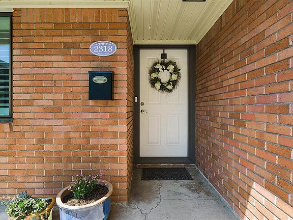 3rd image of 2318 Cheshire Ln