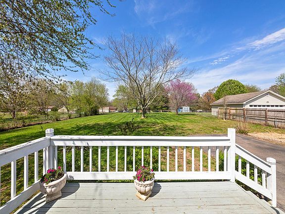 5th image of 333 Welchwood Dr
