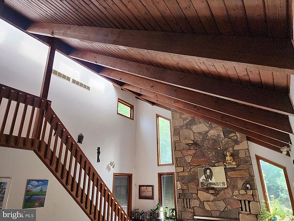 5th image of 1377 Teaberry Ln E