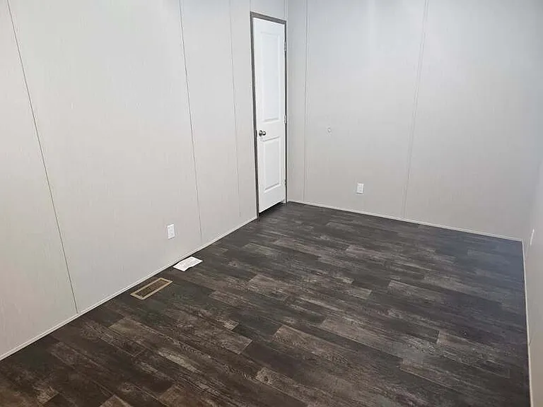 39 Poole Cir — Photo 10