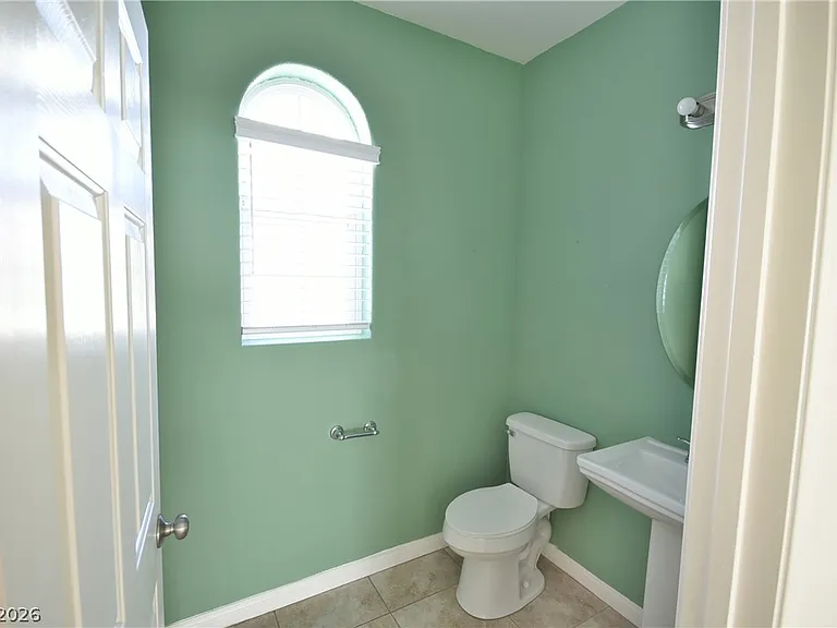3041 Lake Como Ave — Photo 15