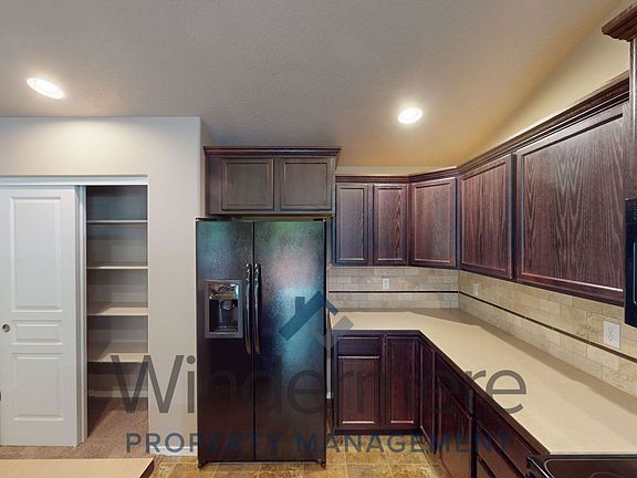 4th image of 1310 SW Greeley St