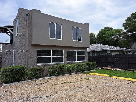2nd image of 217 Southridge Rd