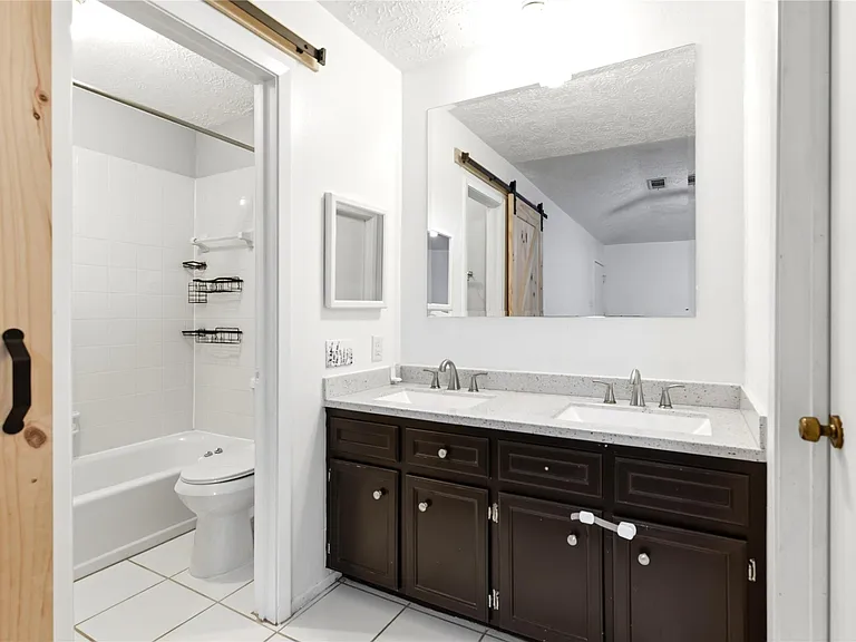 6009 Leafwood Cir — Photo 37