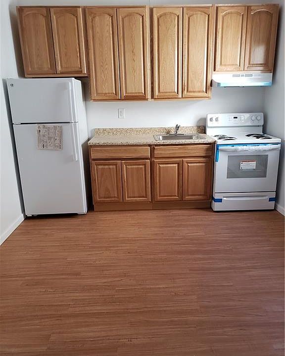 1st image of 41 Central Park Ave APT 2