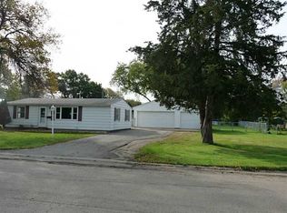 241 Miller Ave SW, Cedar Rapids, IA 52404