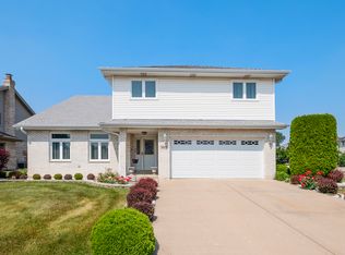 5083 Meadow Lake Dr, Richton Park, IL 60471