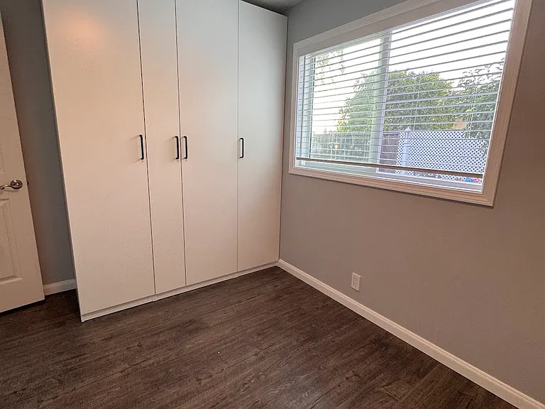 2109 Saffarian Ct — Photo 3