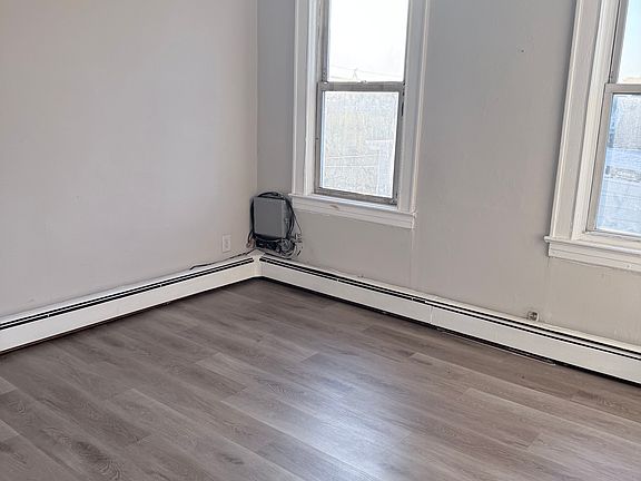 4th image of 425-427 3rd Ave #A
