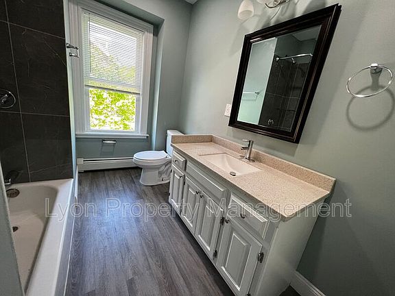 3rd image of 3 Grant Ave Unit 2L