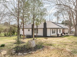 208 S Maple St, Dallas, NC 28034