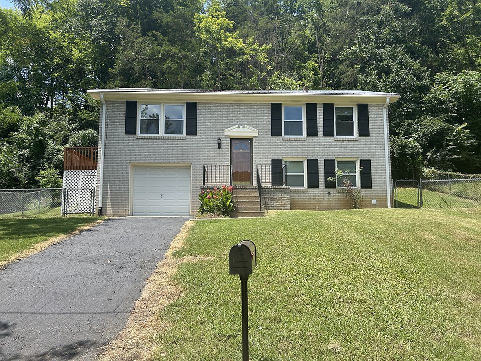 1st image of 211 Sawyer Brown Ct