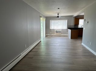 880 Oakland Beach Ave APT F, Warwick, RI 02889
