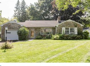 9080 New Falls Rd, Levittown, PA 19054