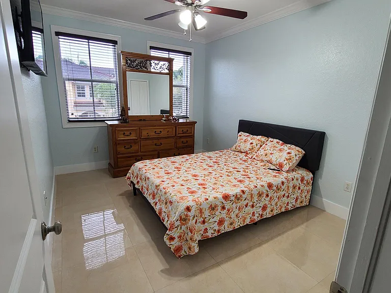 886 SW 149th Ct — Photo 22