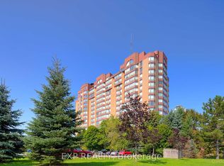25 Fairview Rd W #707, Mississauga, ON L5B3Y8