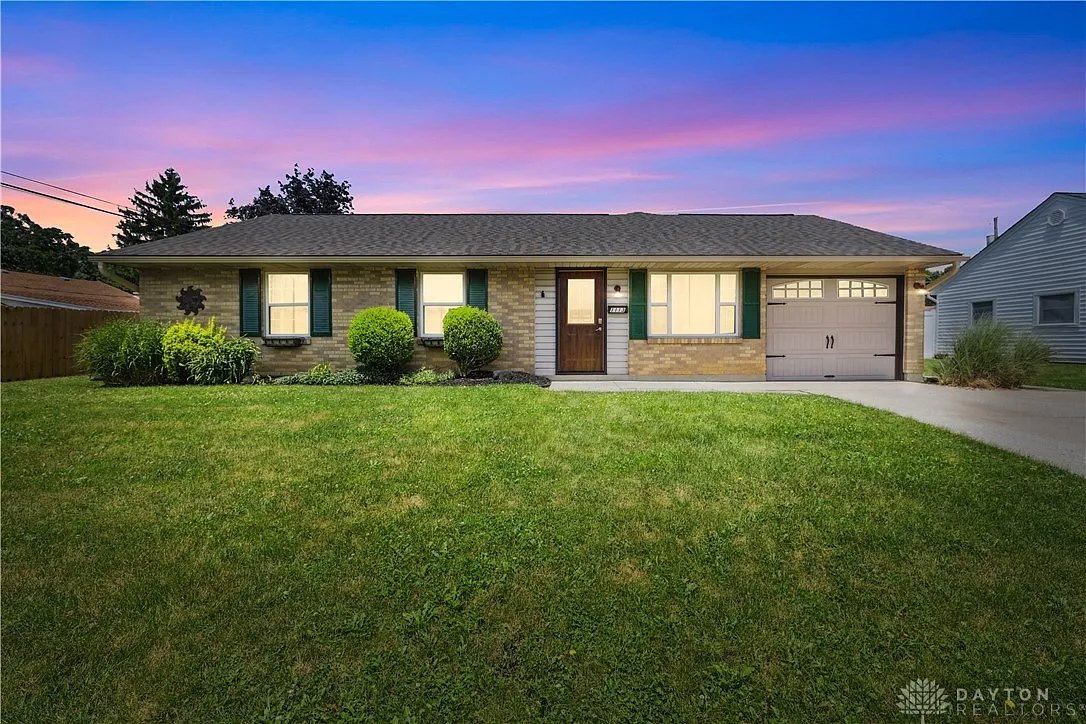 1113 Londonderry Dr photo 1