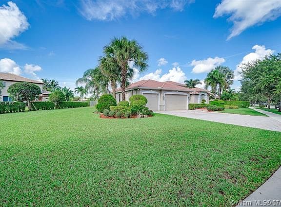 Home For Sale In Country Glen